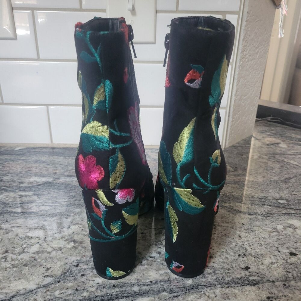 New Justfab Embroidered Fabric Booties Embroidered Floral Size 7 - Picture 4 of 6